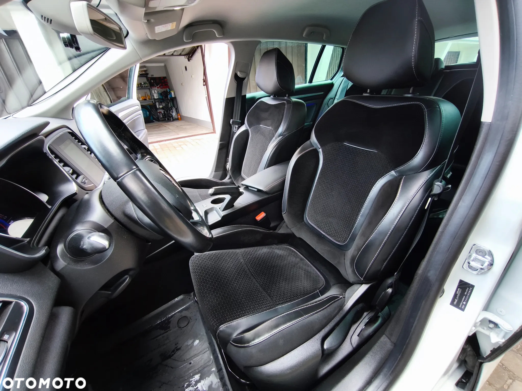 Renault Megane 1.3 TCe FAP Intens - 16