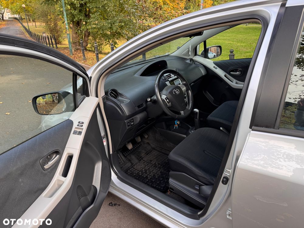 Toyota Yaris - 15