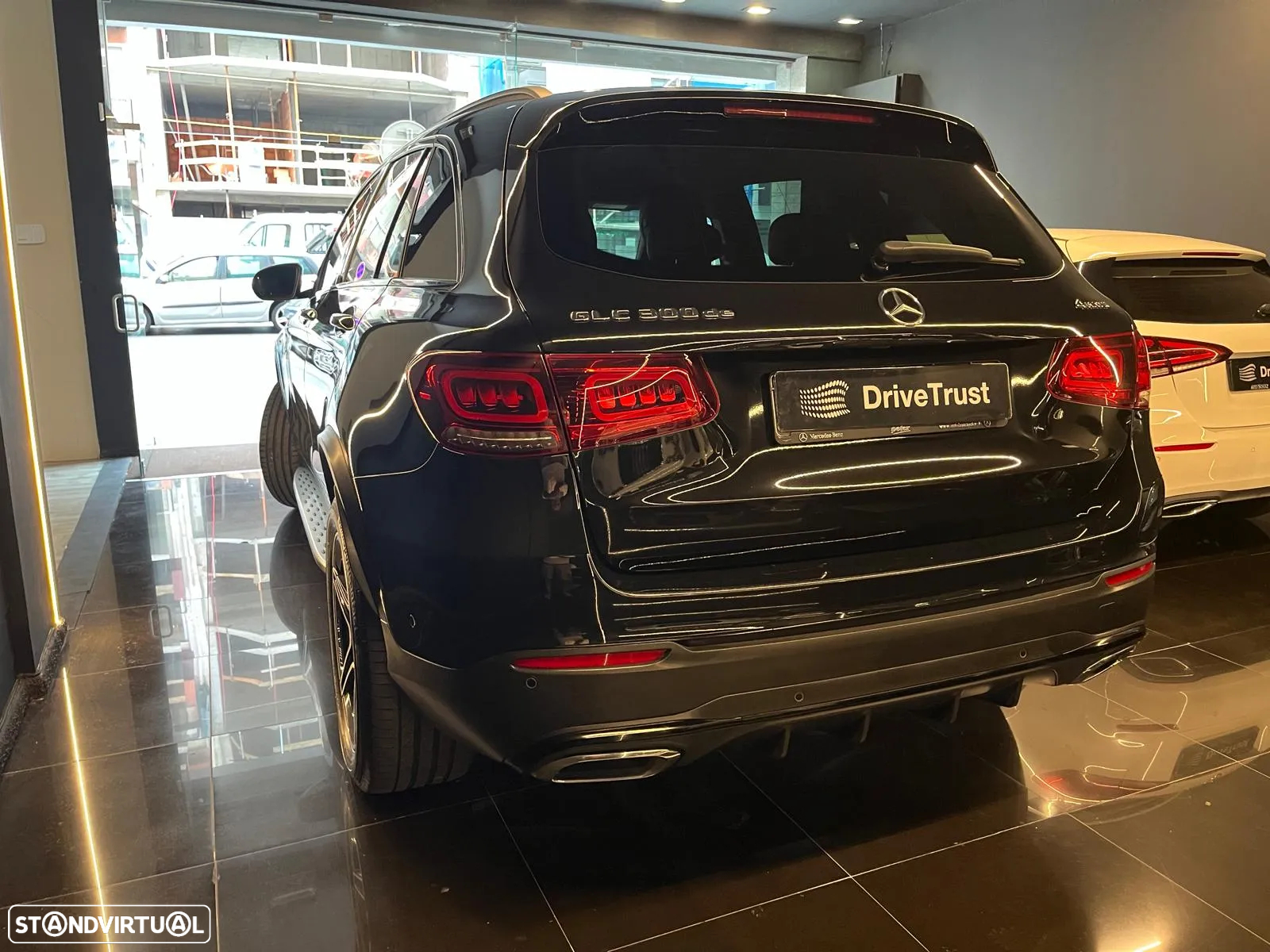 Mercedes-Benz GLC 300 de 4Matic 9G-TRONIC AMG Line Plus - 4