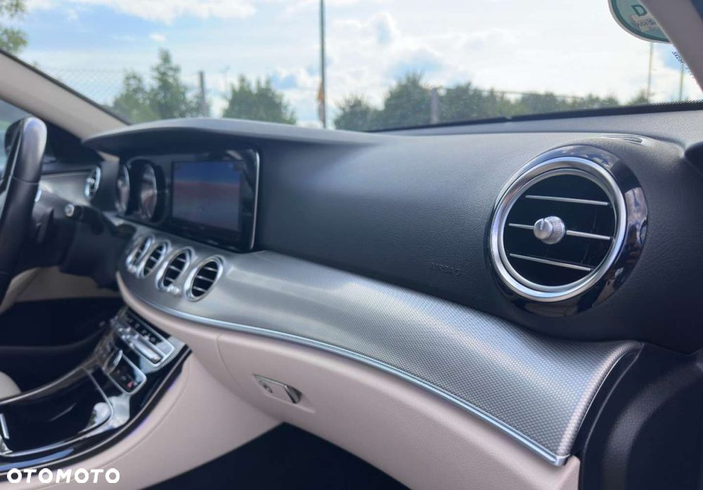 Mercedes-Benz Klasa E - 20