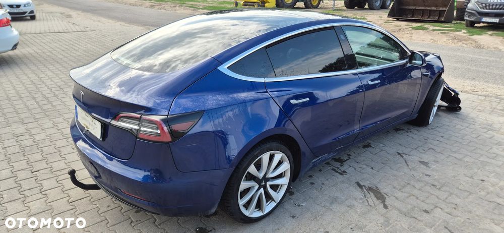 Tesla Model 3 - 12