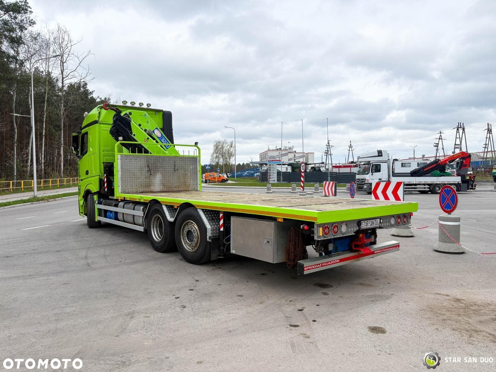 Mercedes-Benz Actros 6x2 HMF 3220 K-7 HDS Żuraw Crane - 11