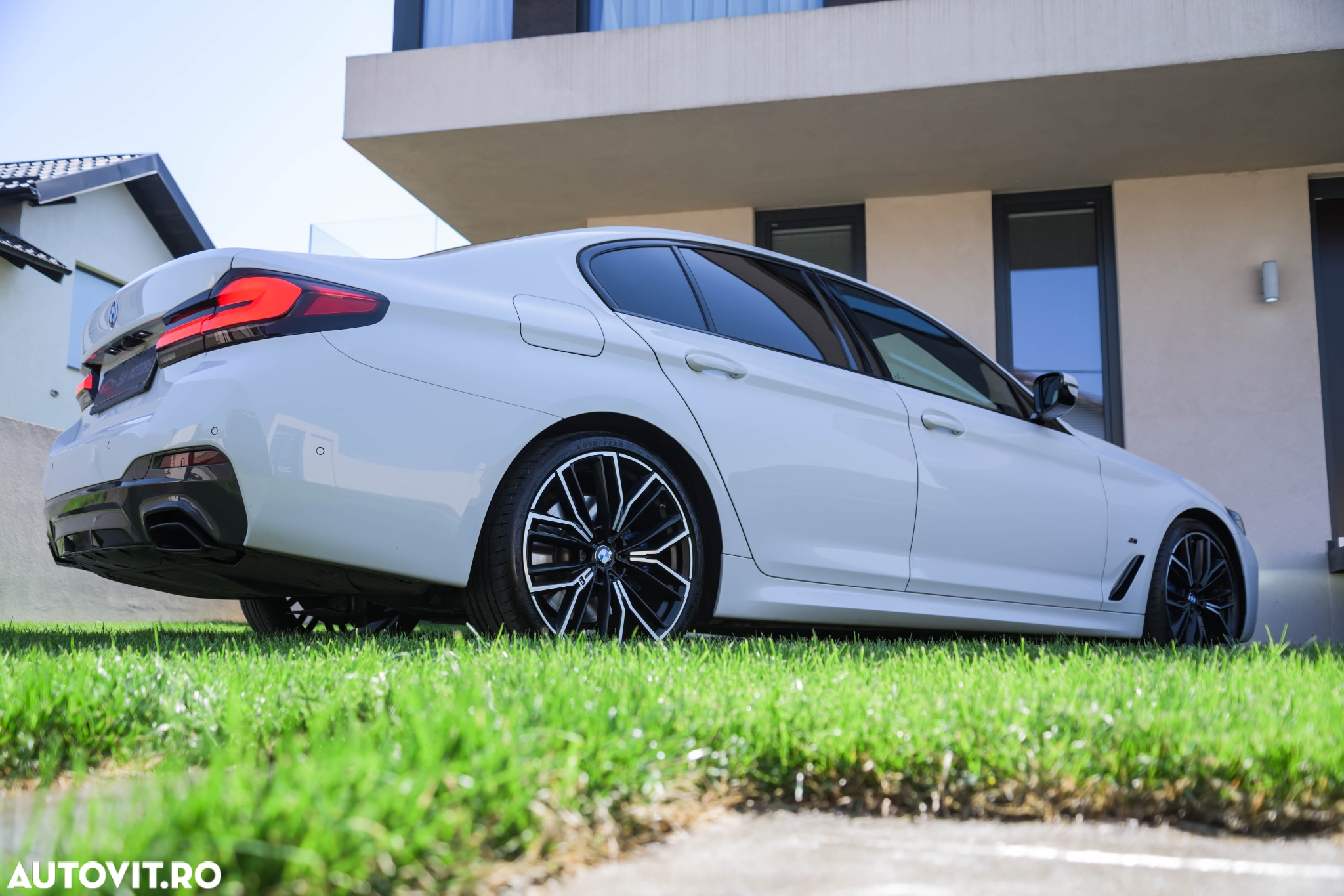BMW Seria 5 530d xDrive AT MHEV - 39
