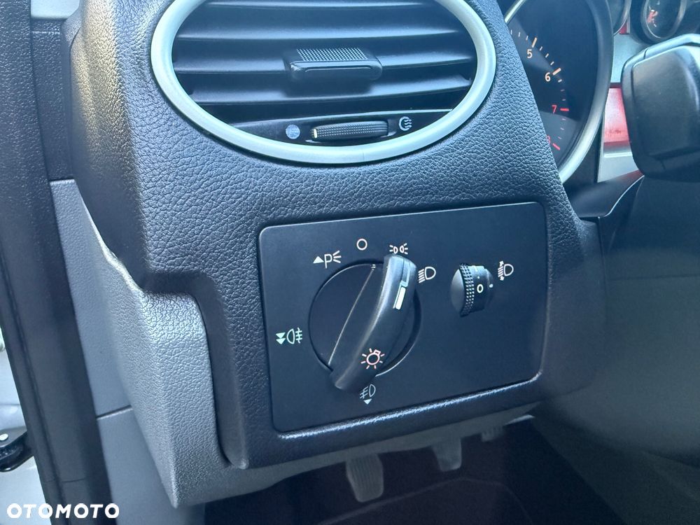 Ford Focus 1.6 Comfort X / 100 - 24