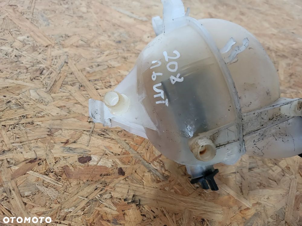 Zbiorniczek wyrównawczy Peugeot 208 1.6 VTI - 4