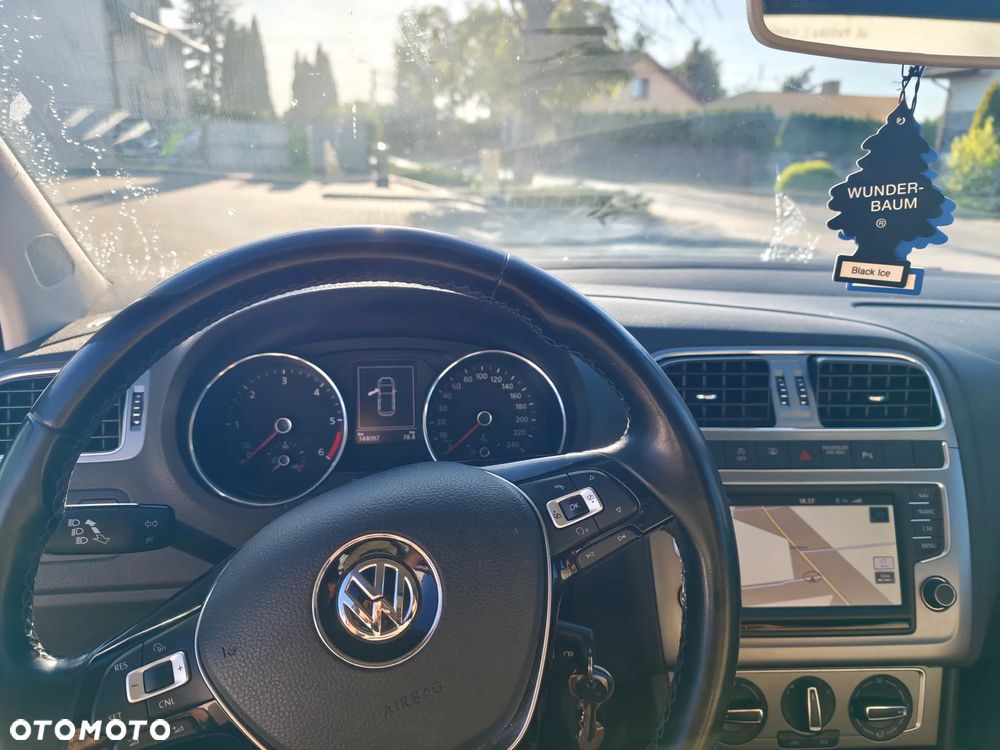 Volkswagen Polo 1.4 TDI Blue Motion Technology Allstar - 9