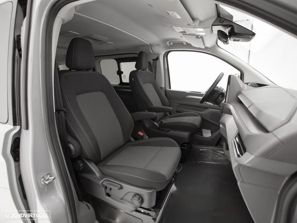 Volkswagen Caravelle — fotografia 13