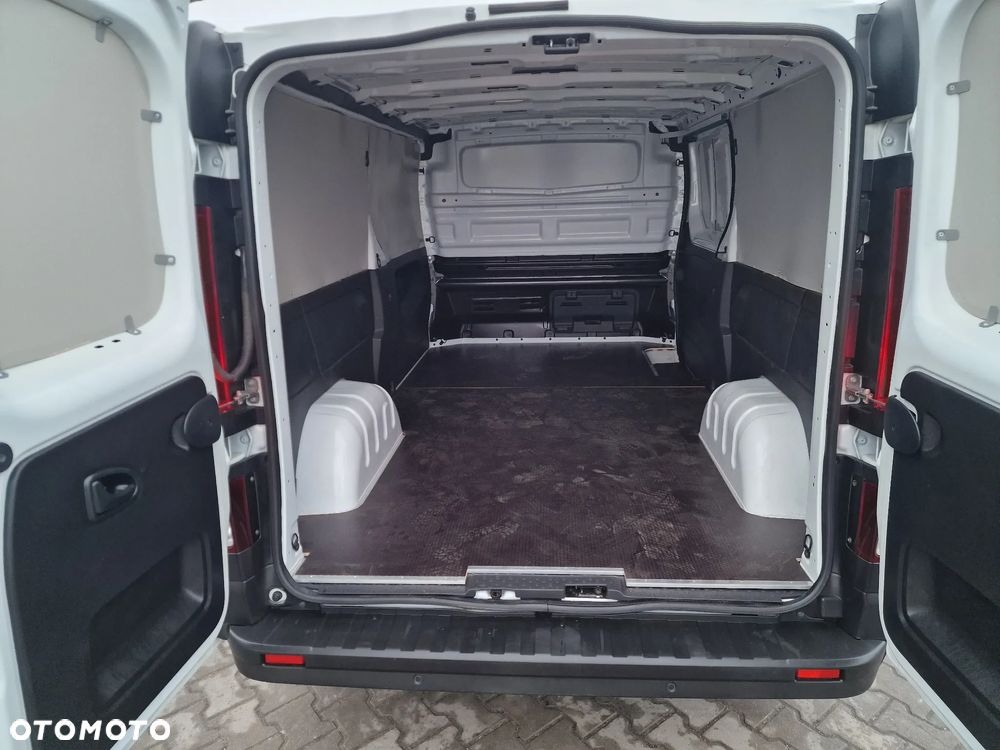 Nissan TRAFIC PRIMASTAR  NV300 - 9