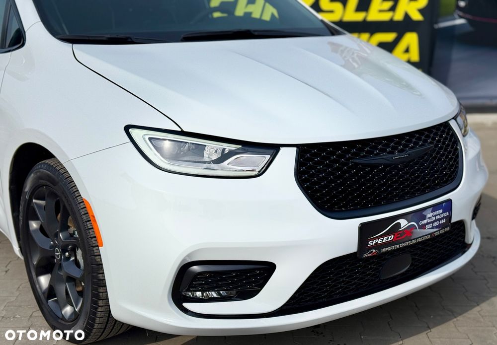 Chrysler Pacifica - 3