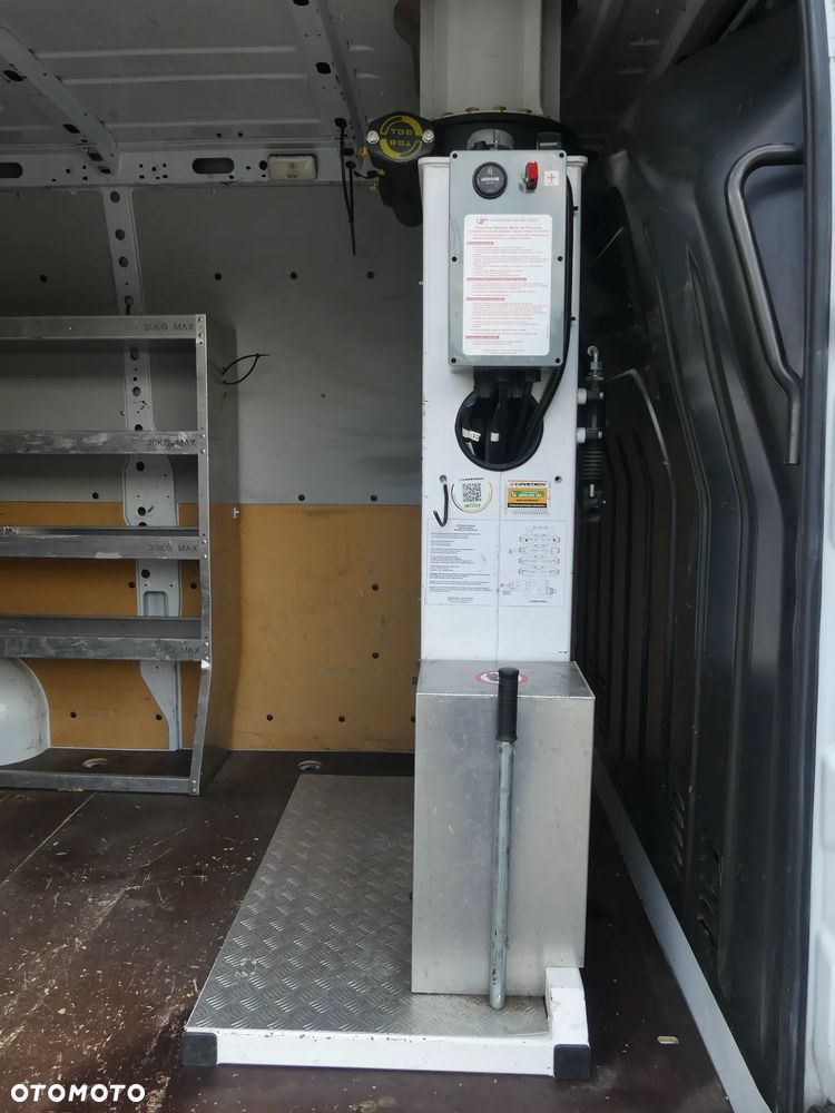 Renault MASTER / PODNOŚNIK KOSZOWY / ZWYŻKA 12M / - 17