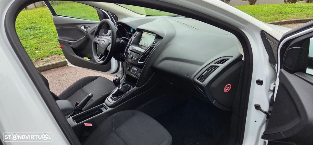 Ford Focus SW 1.5 TDCi Titanium ECOnetic - 16