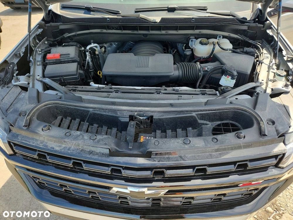 Chevrolet Suburban - 13