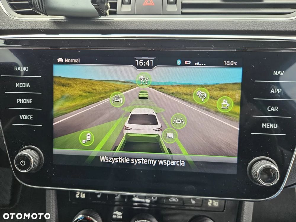 Skoda Superb 2.0 TDI SCR 4x4 Scout DSG - 13