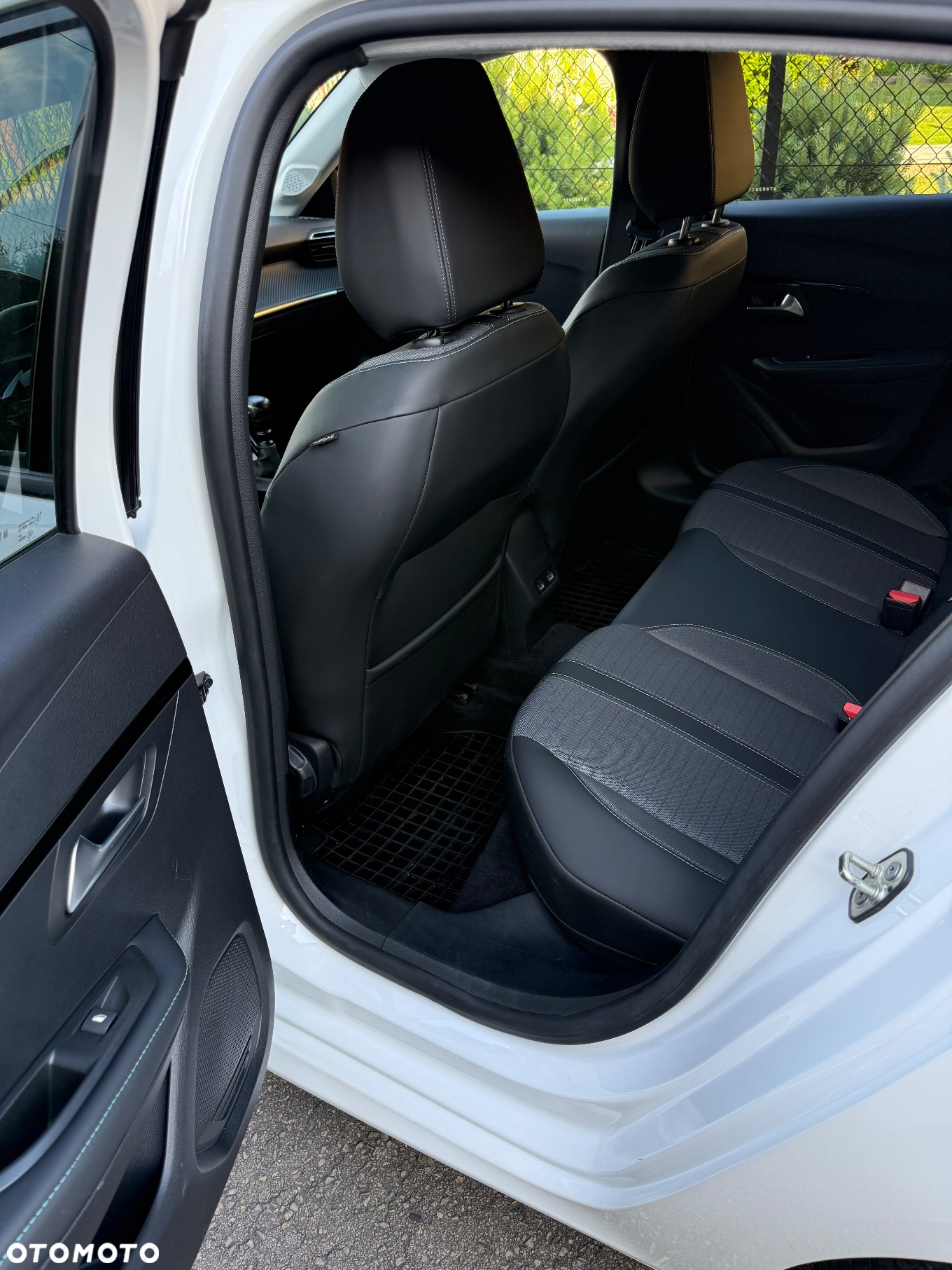 Peugeot 208 PureTech 100 Allure Pack - 10