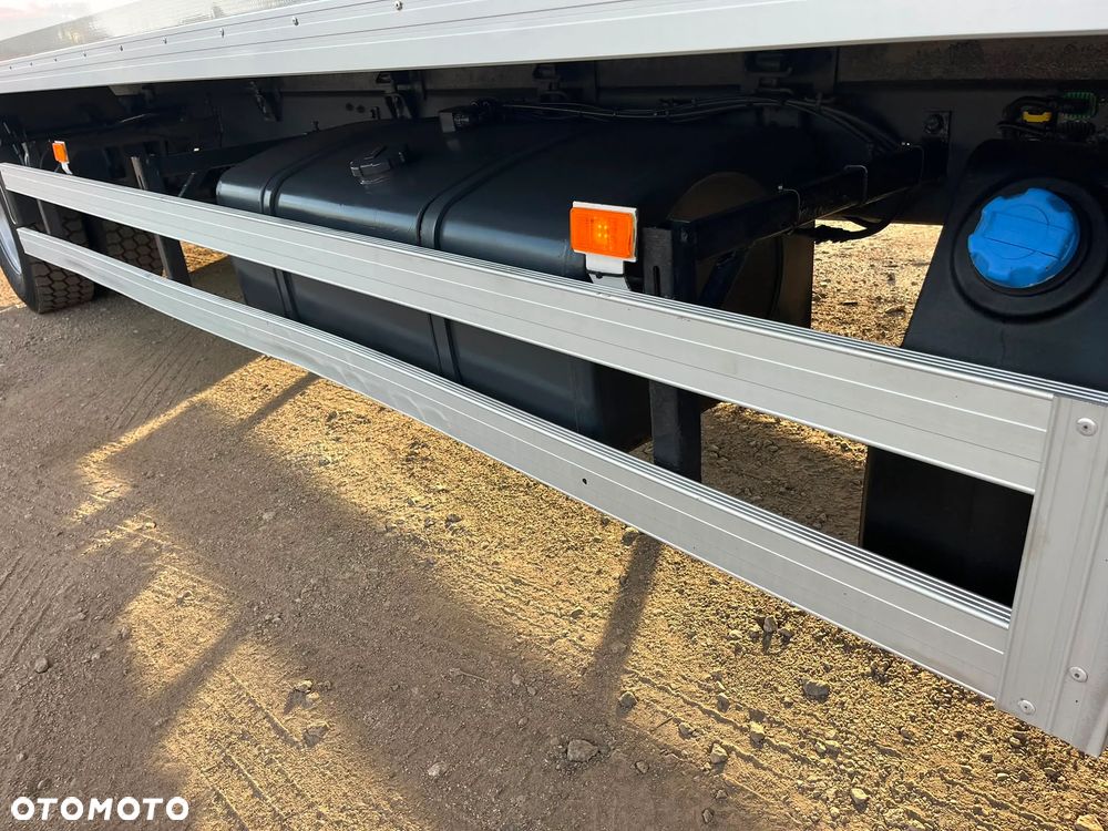 Volvo Wynajem solówka izoterma z windą 4500 ZŁ MIESIĄC - 22