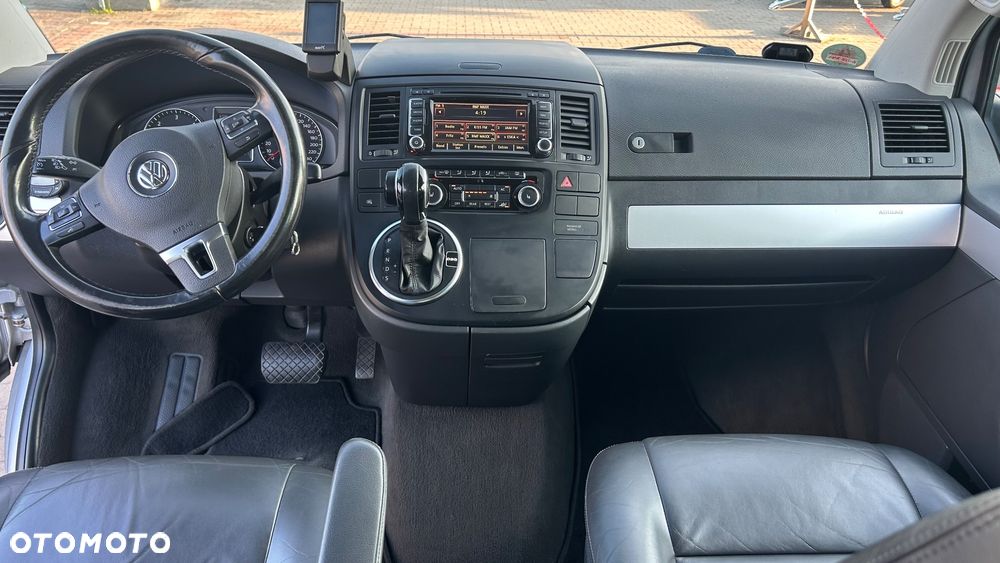 Volkswagen Multivan - 26