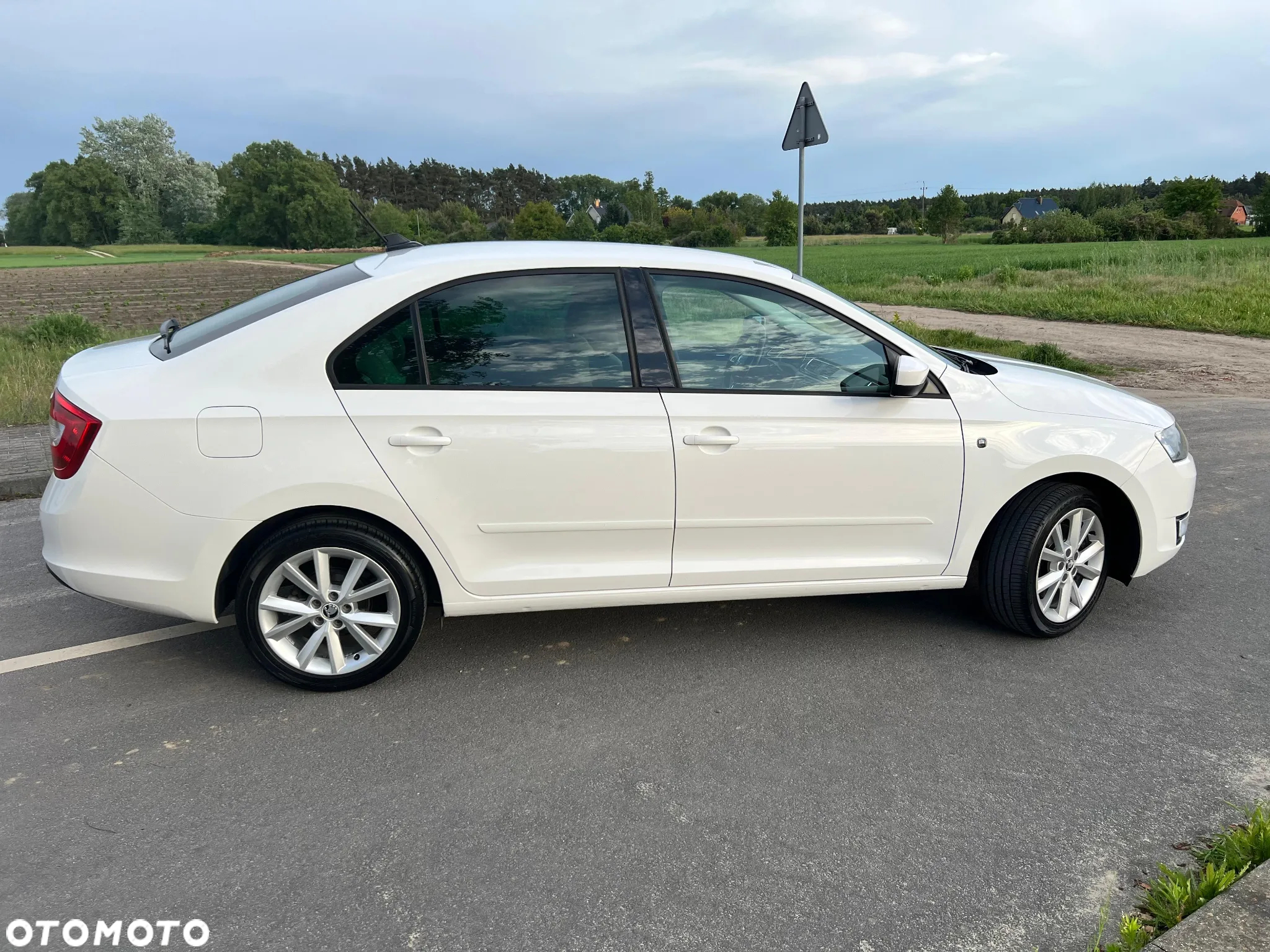 Skoda RAPID 1.6 TDI DPF Style Plus - 7