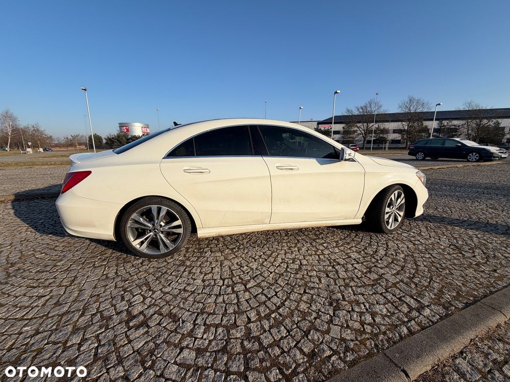 Mercedes-Benz CLA 250 7G-DCT - 9