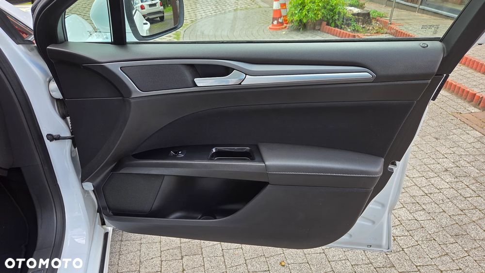 Ford Mondeo 2.0 TDCi STart-Stopp Titanium - 29