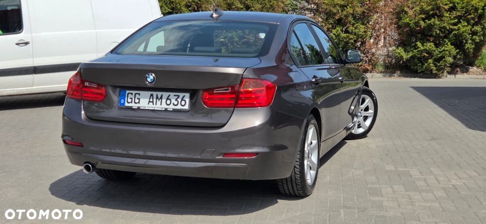 BMW Seria 3 316d EU6 - 15