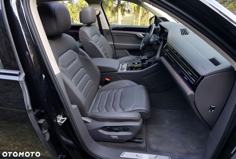 Volkswagen Touareg 3.0 V6 TSI OPF 4Motion R-Line - 11