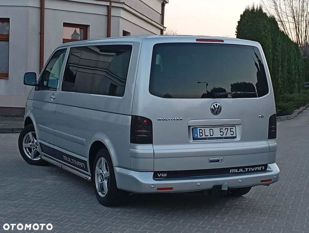 Volkswagen Multivan - 11