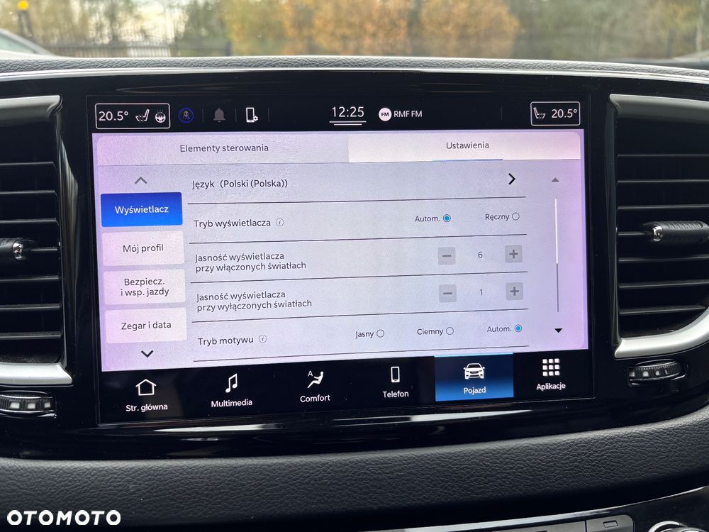 Chrysler Pacifica - 39