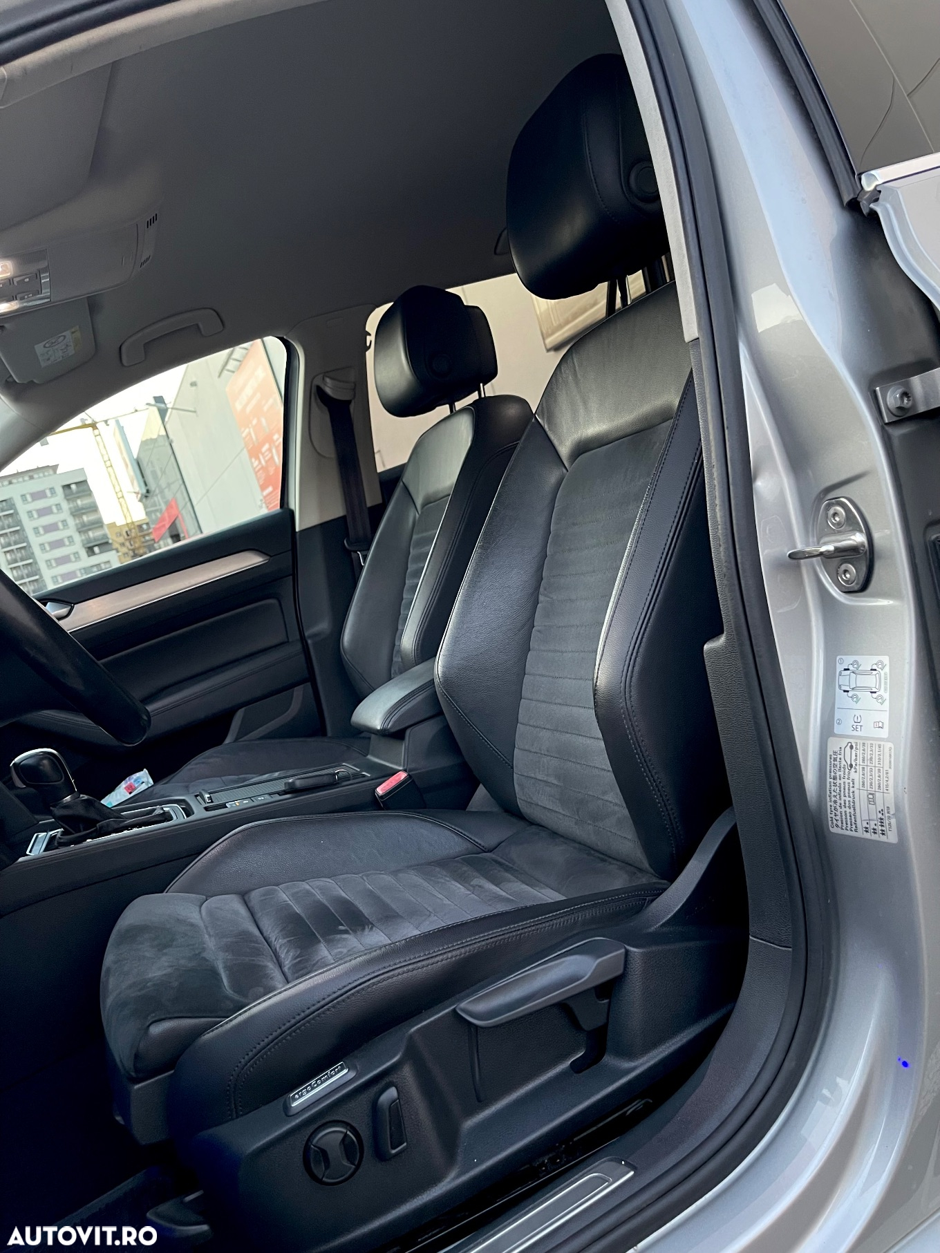 Volkswagen Passat Variant 2.0 TDI DSG R Executive - 17