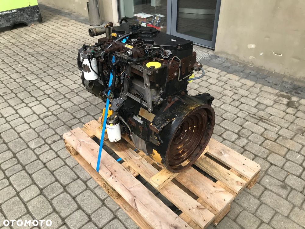 silnik Perkins 1104 cat c4.4 22000 zł netto - 7