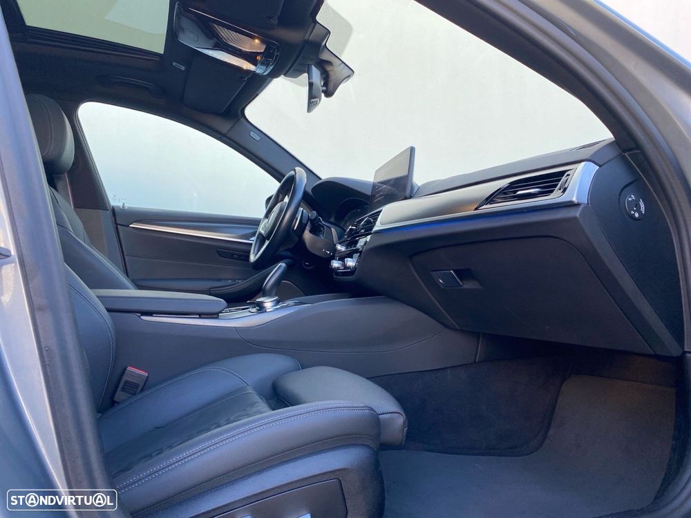 BMW 530 e Pack Desportivo M - 21