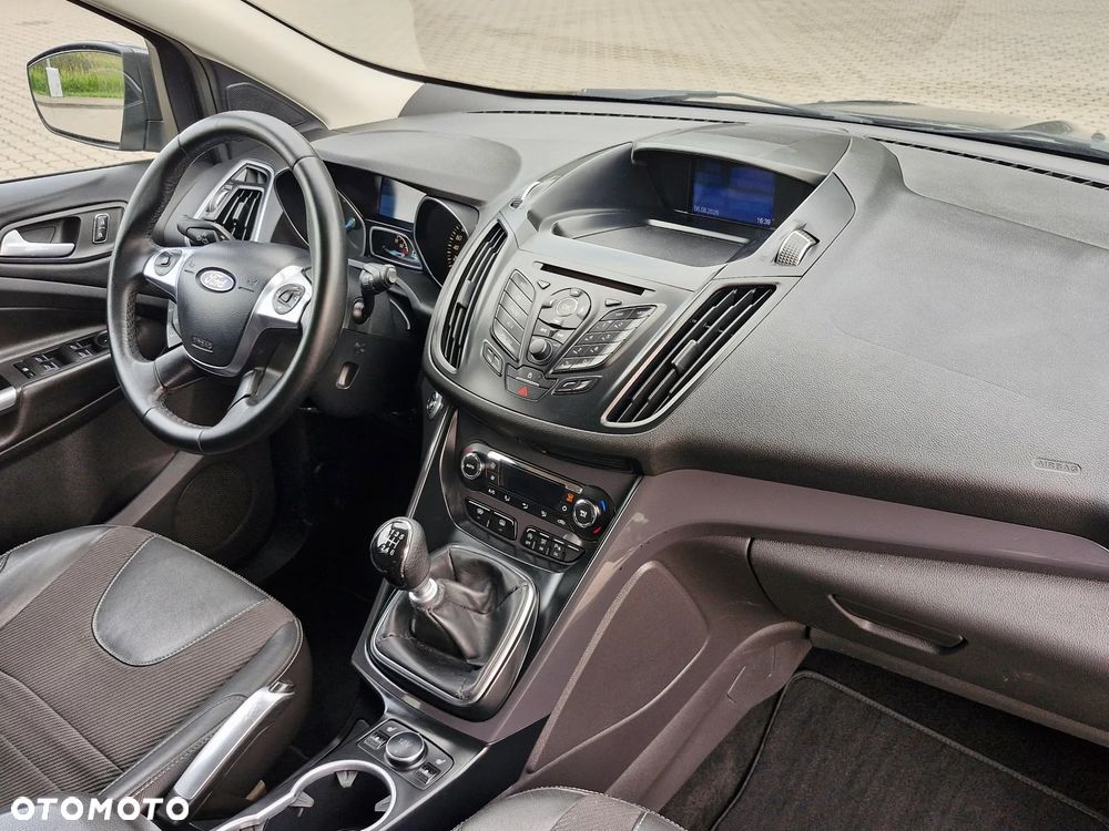 Ford Kuga 2.0 TDCi 2x4 Titanium - 22