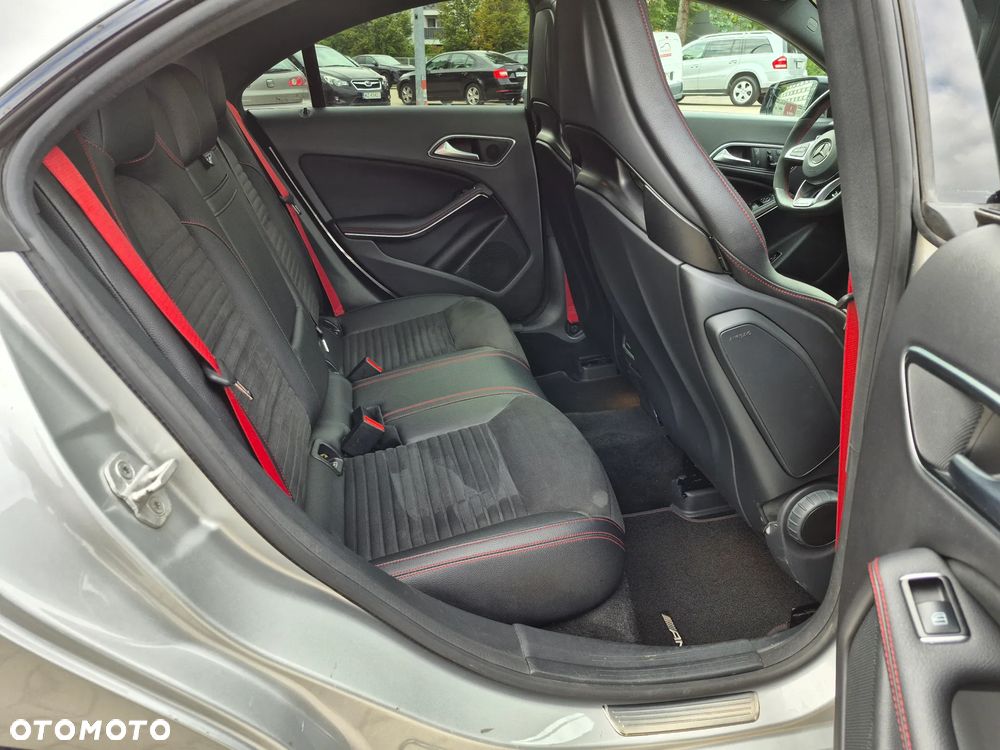 Mercedes-Benz CLA AMG 45 4-Matic - 16