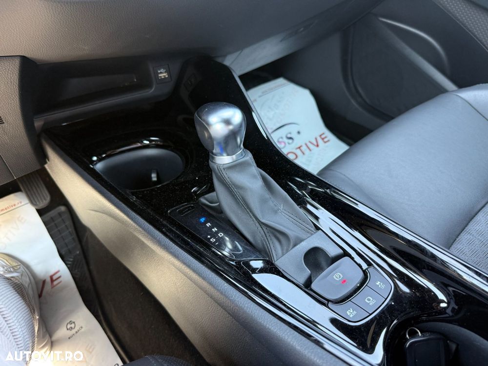 Toyota C-HR 2.0 HSD 184 CP 4x2 CVT Classy Bi-Tone - 22