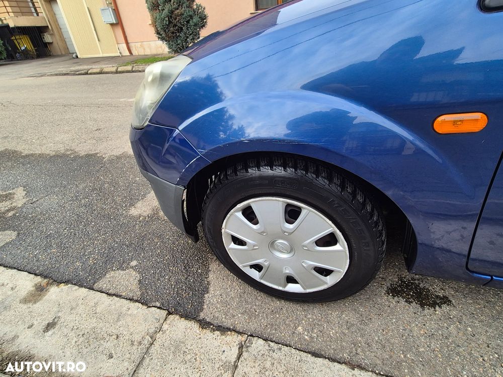 Ford Fiesta 1.3i Ambiente - 20