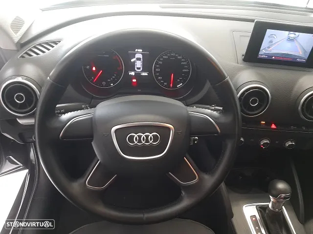 Audi A3 Limousine 1.6 TDi Advance S tronic - 8