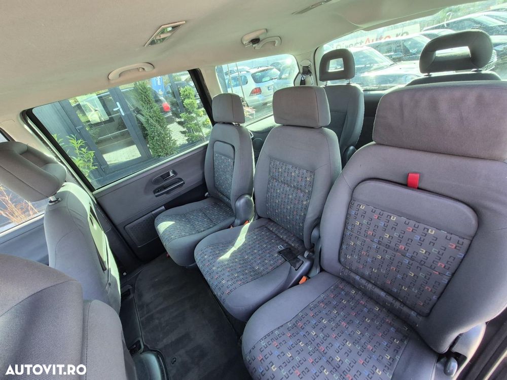 Volkswagen Sharan - 12