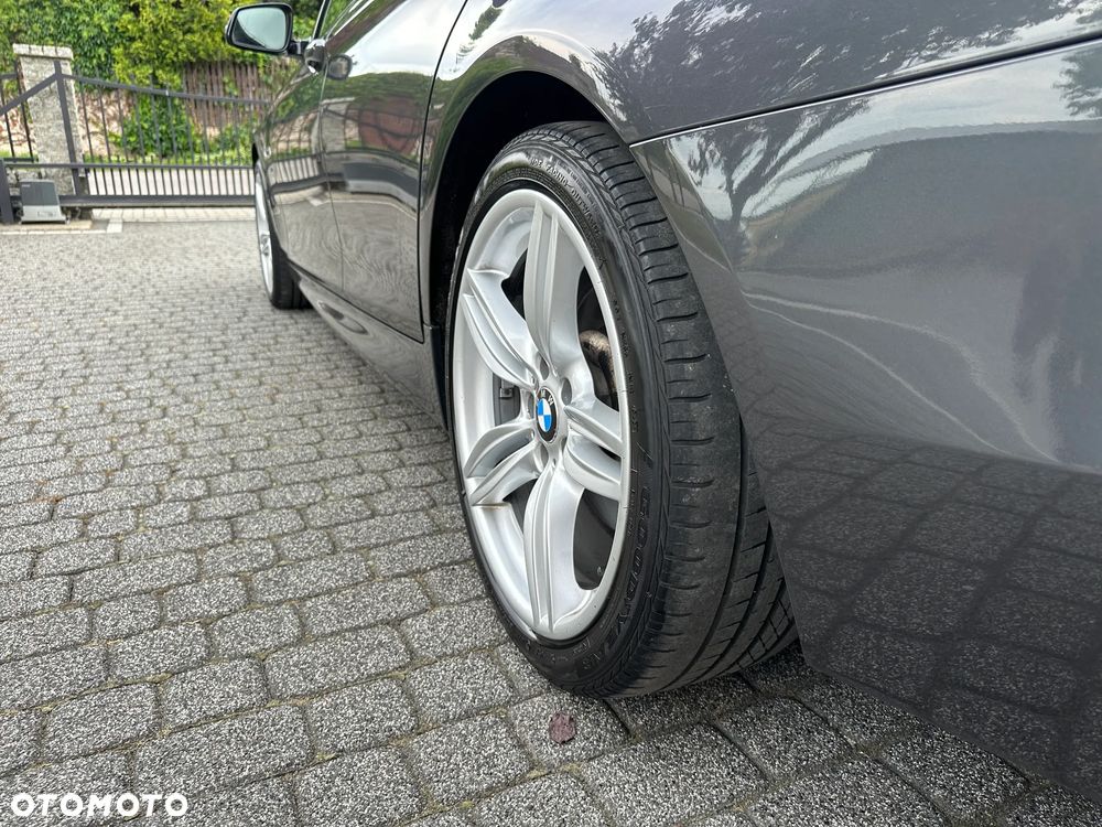 BMW Seria 5 520d xDrive - 12