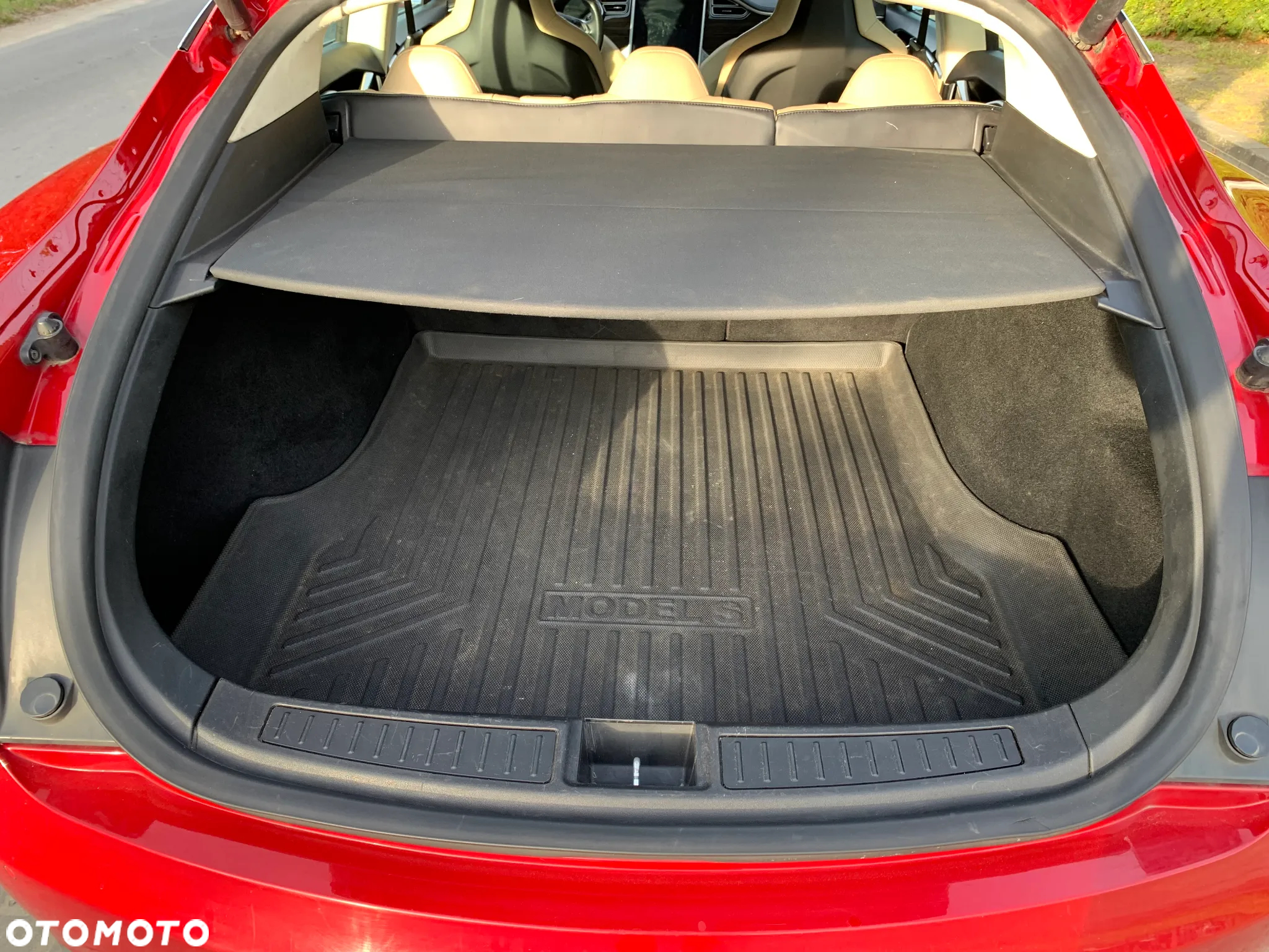 Tesla Model S Performance - 11