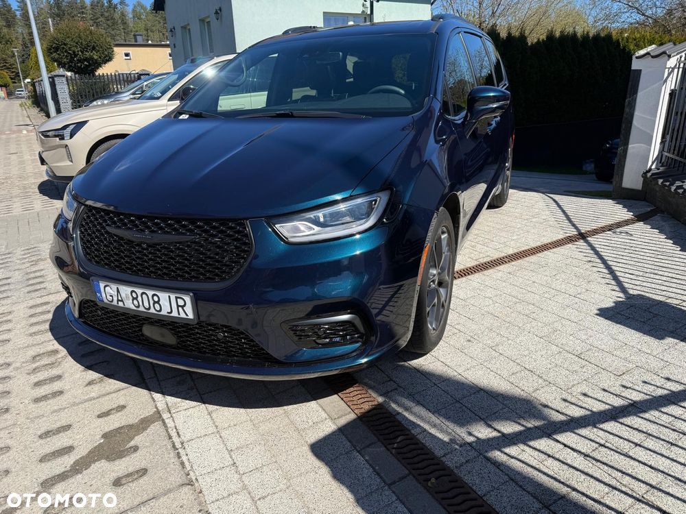 Chrysler Pacifica - 1