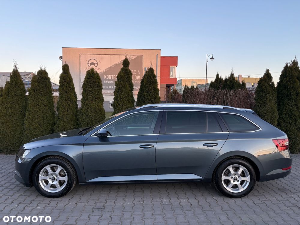 Skoda Superb 2.0 TDI Style DSG - 4
