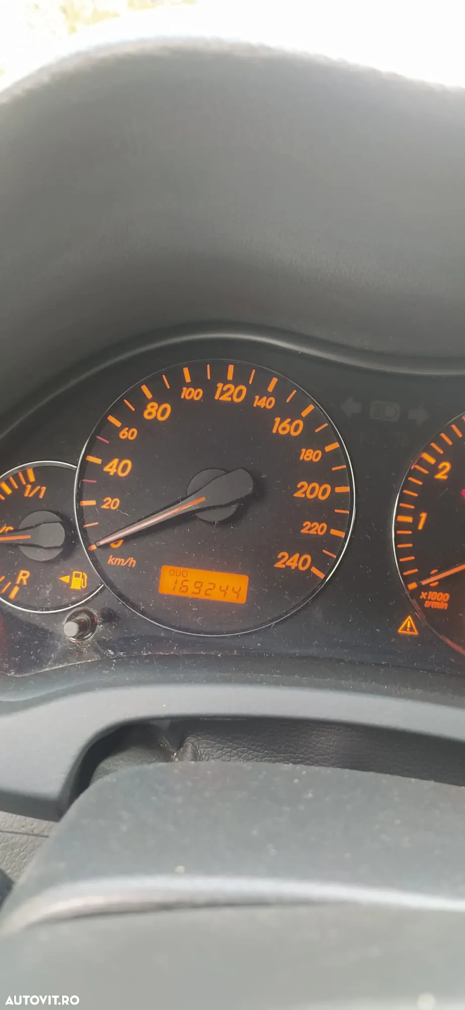 Toyota Avensis 1.6 Comfort - 3