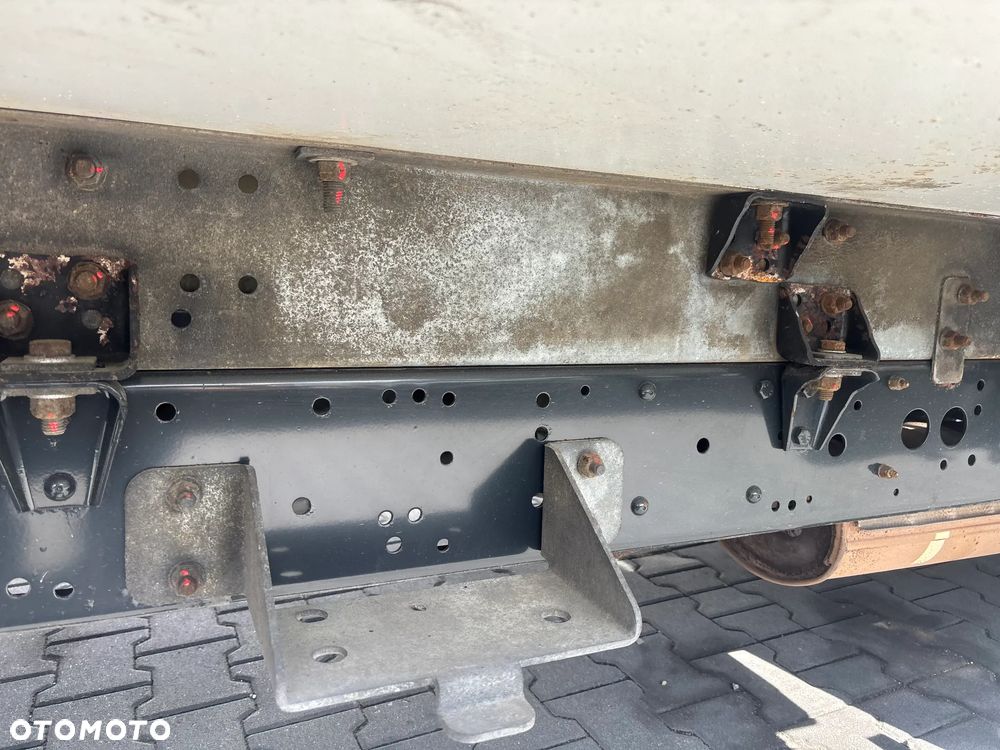 Iveco IVECO DAILY CHŁODNIA KONTENER PODWOZIE DO ZABUDOWY WYWROT KIPER KILKANAŚCIE SZTUK DUZY WYBÓR 35C13,,35C14,35C15,35C16 - 7