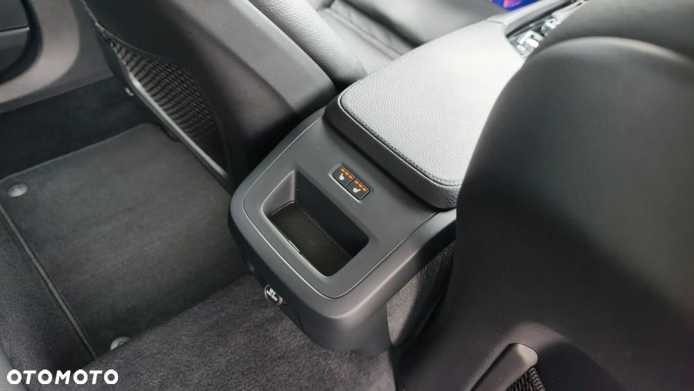 Volvo V90 D4 Geartronic Momentum Pro - 19
