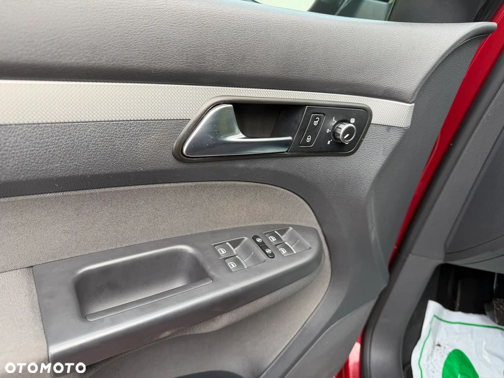 Volkswagen Touran 2013 photo 5