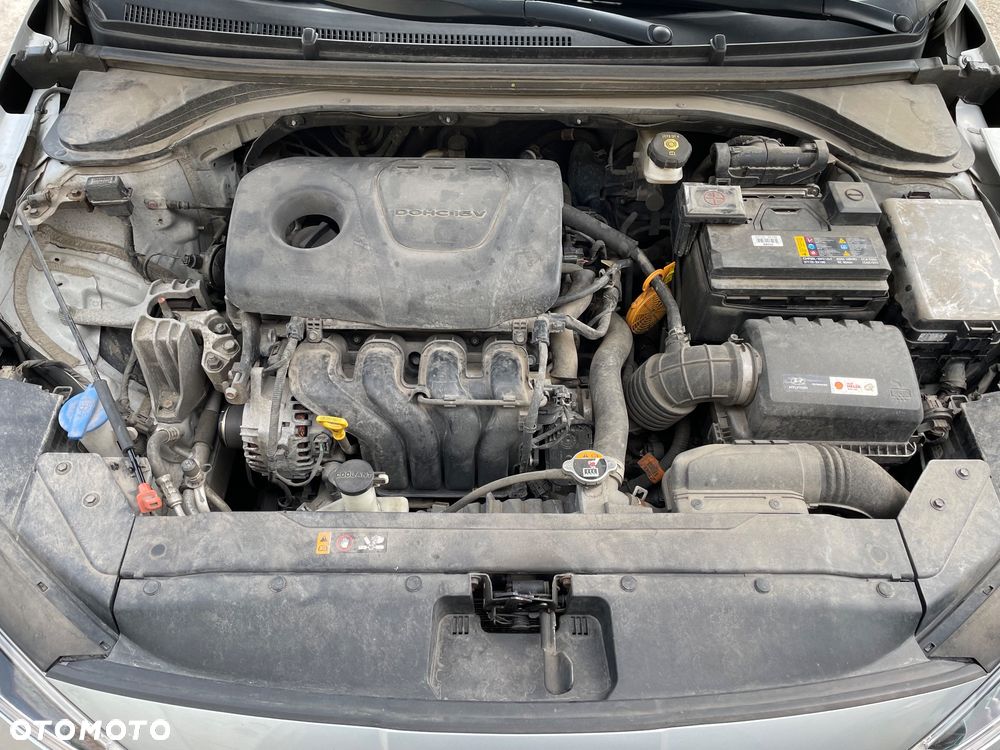 Hyundai Elantra 1.6 Style - 29