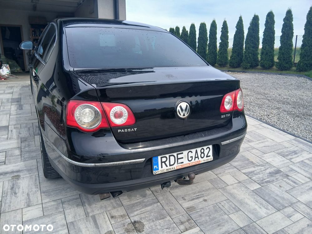Volkswagen Passat - 4