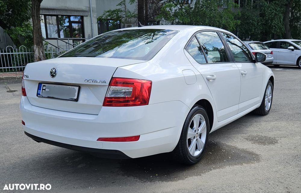 Skoda Octavia 2.0 TDI ELEGANCE - 3