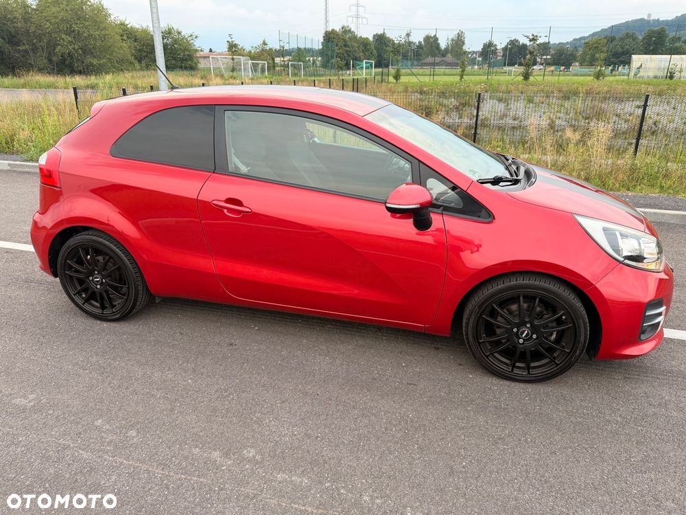 Kia Rio 1.2 L - 6