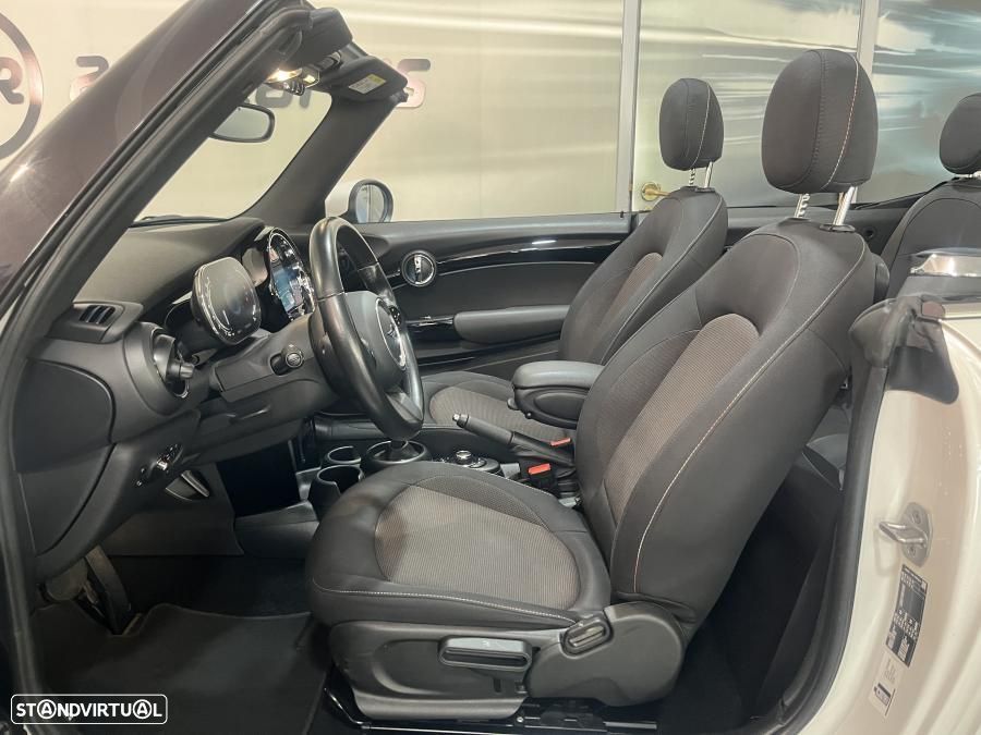 MINI Cabrio Cooper Premium Classic Auto - 16