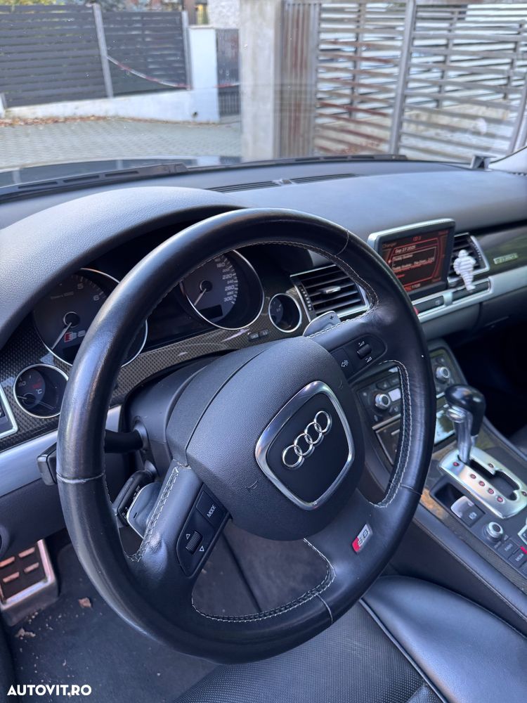 Audi S8 - 6